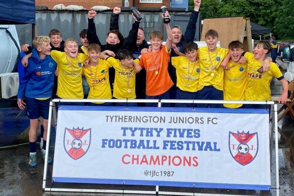 Macclesfield Junior U16's - Mid Cheshire Division 2 and Tythy 5's Champions